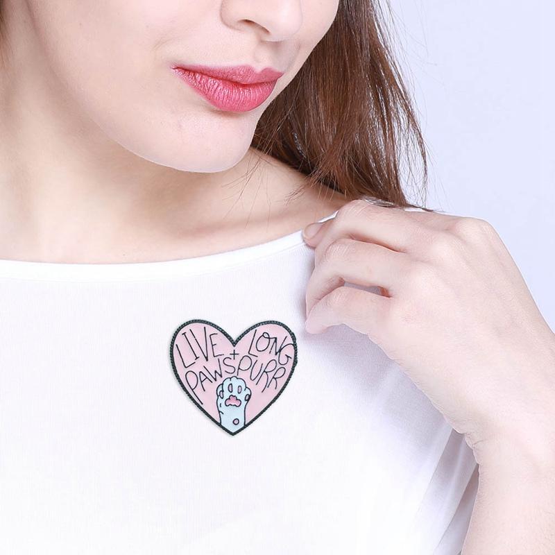 Heart Cat Claw Pin